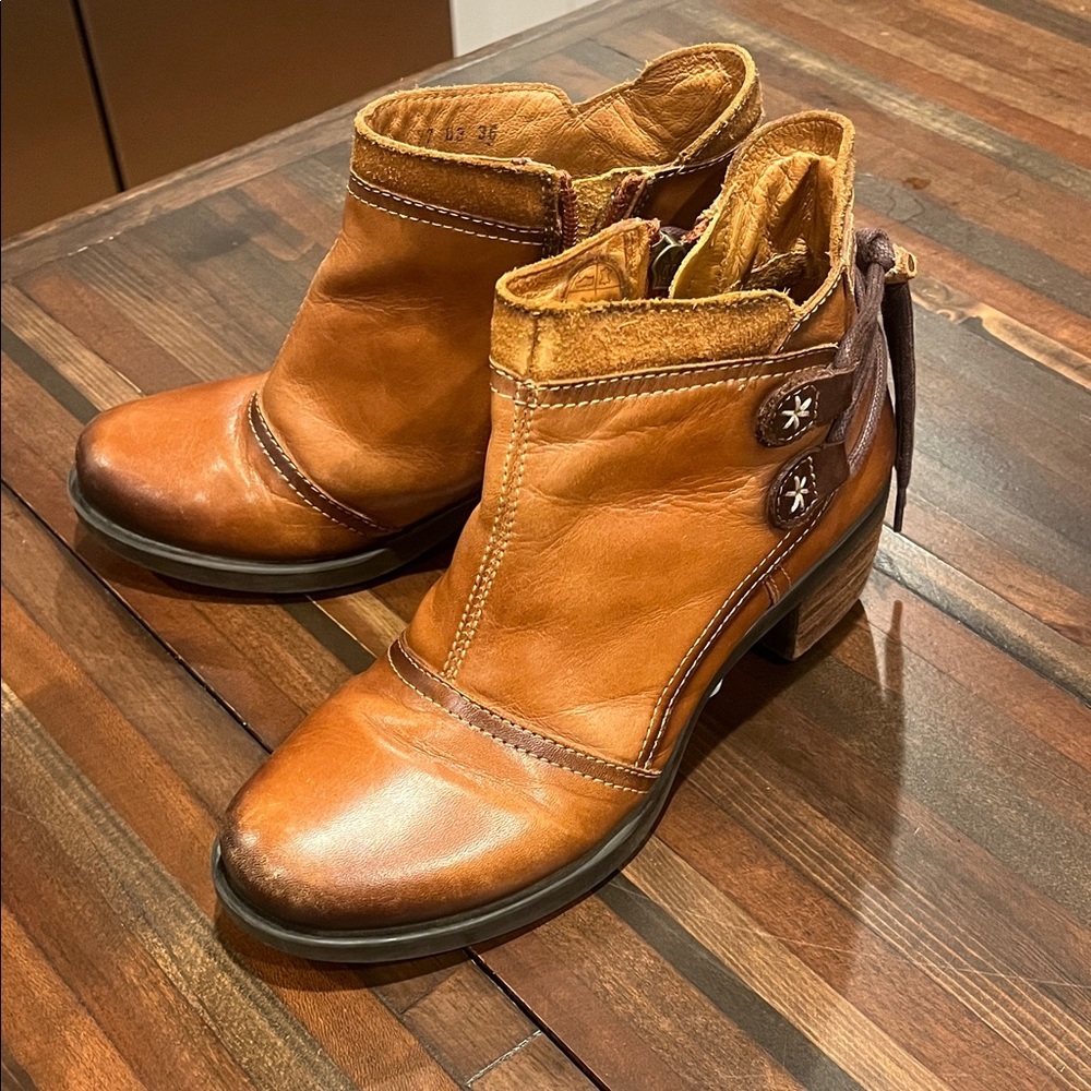 PIKOLINOS Tan Leather Rotterdam Ankle Booties